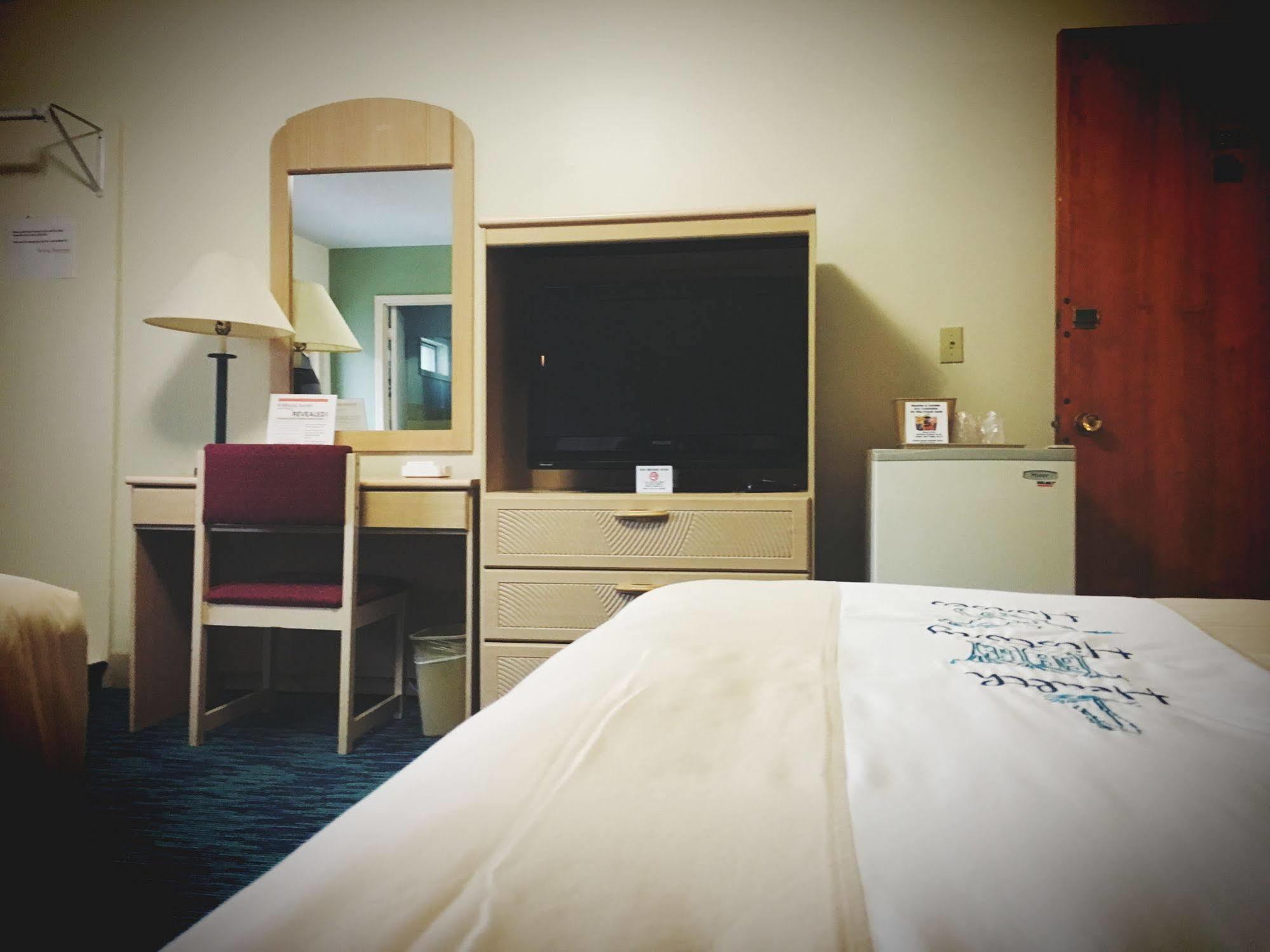 Bluebird Spa City Motor Lodge Саратога Спрингс Екстериор снимка
