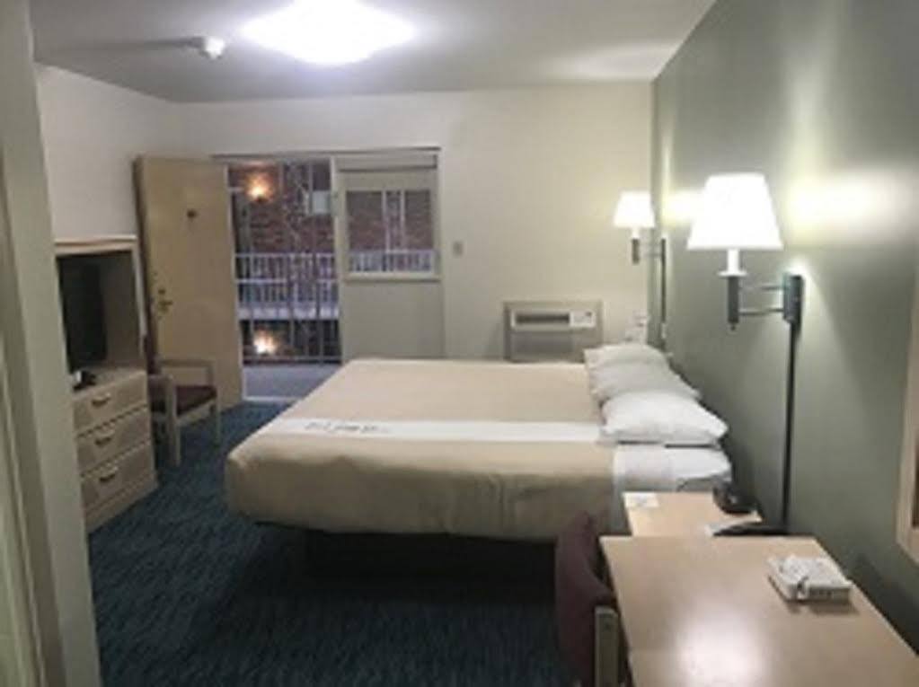 Bluebird Spa City Motor Lodge Саратога Спрингс Екстериор снимка